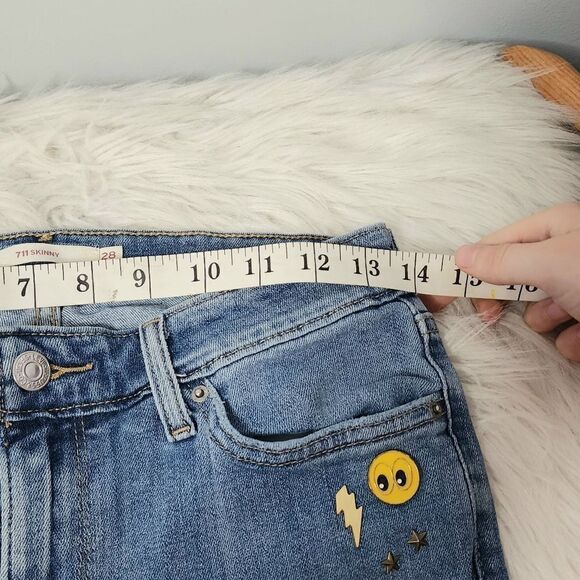 Levi's 711 skinny with button details women's size 28 - Picture 10 of 10
